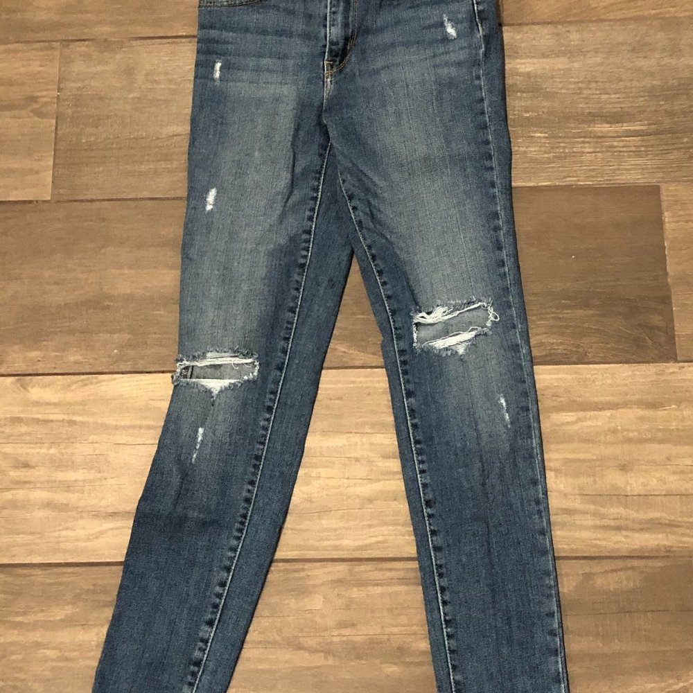 Levi's distressed high rise skinny jeans